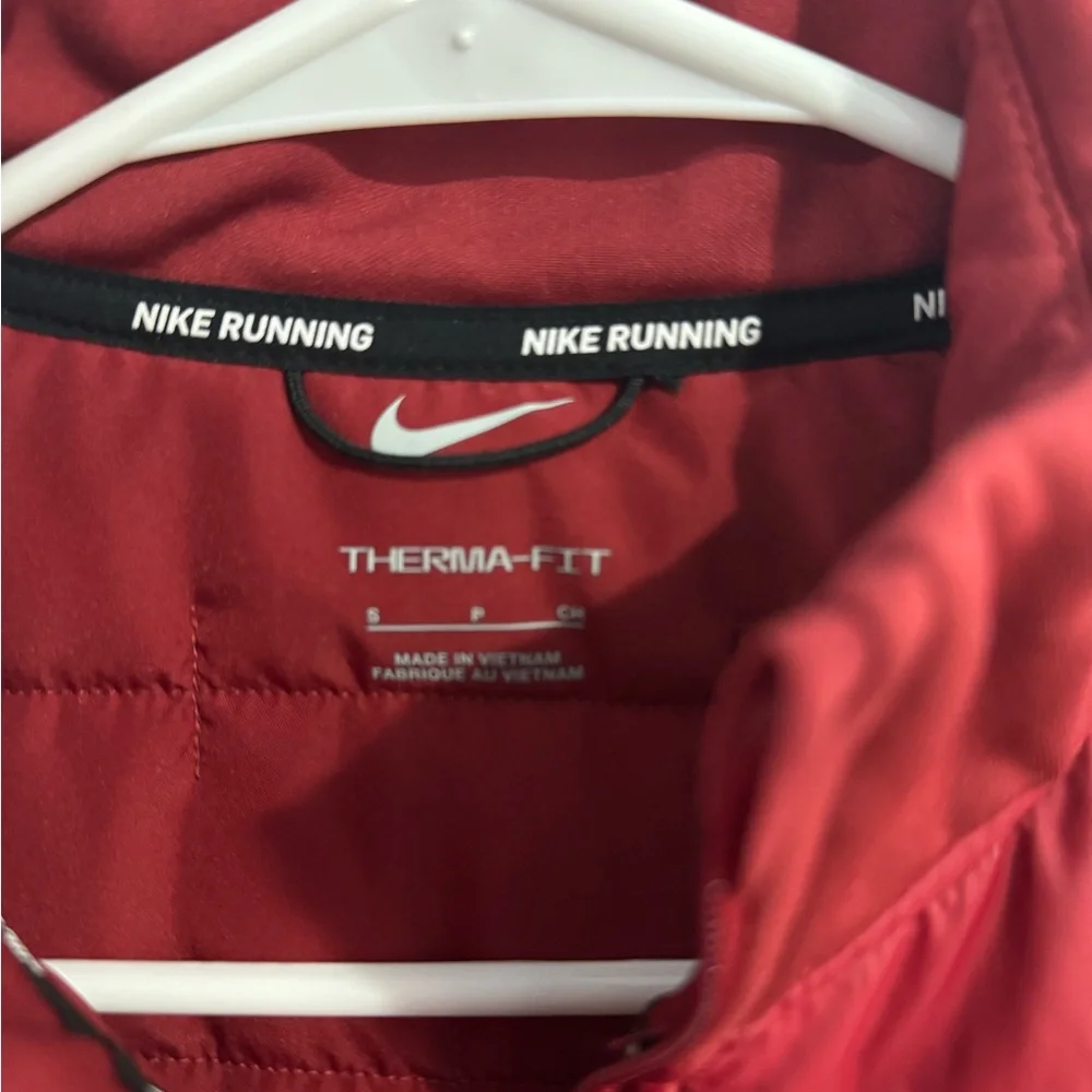 Nike Therma-FIT Synthetic Fill Running Vest Pomegranate Women’s Size Small